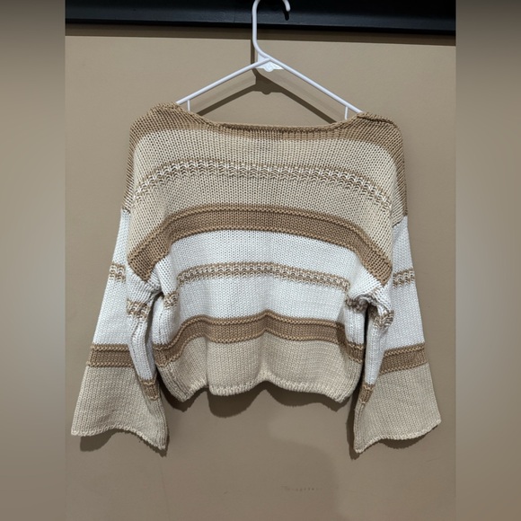 Sincerely Jules, Tan and White Striped V-Neck Sweater - Picture 2 of 4
